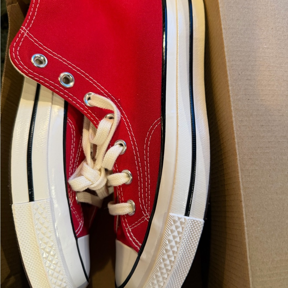 New.  Rare.  converse red chuck taylor womens size 8.